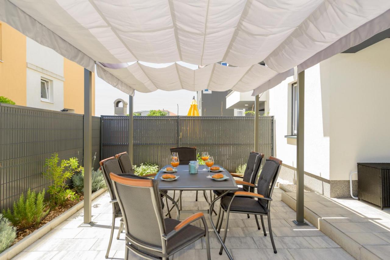 New, Private Heated Swimming Pool, Free Parking, Trogir Centar Apartment ภายนอก รูปภาพ