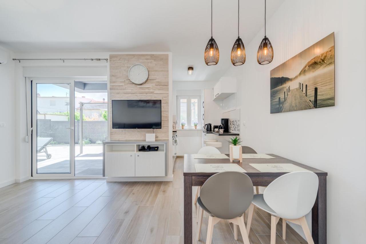 New, Private Heated Swimming Pool, Free Parking, Trogir Centar Apartment ภายนอก รูปภาพ