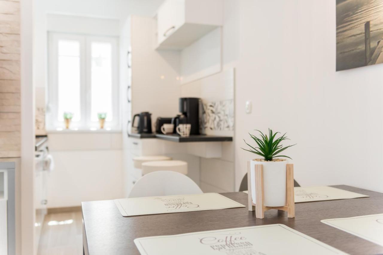 New, Private Heated Swimming Pool, Free Parking, Trogir Centar Apartment ภายนอก รูปภาพ