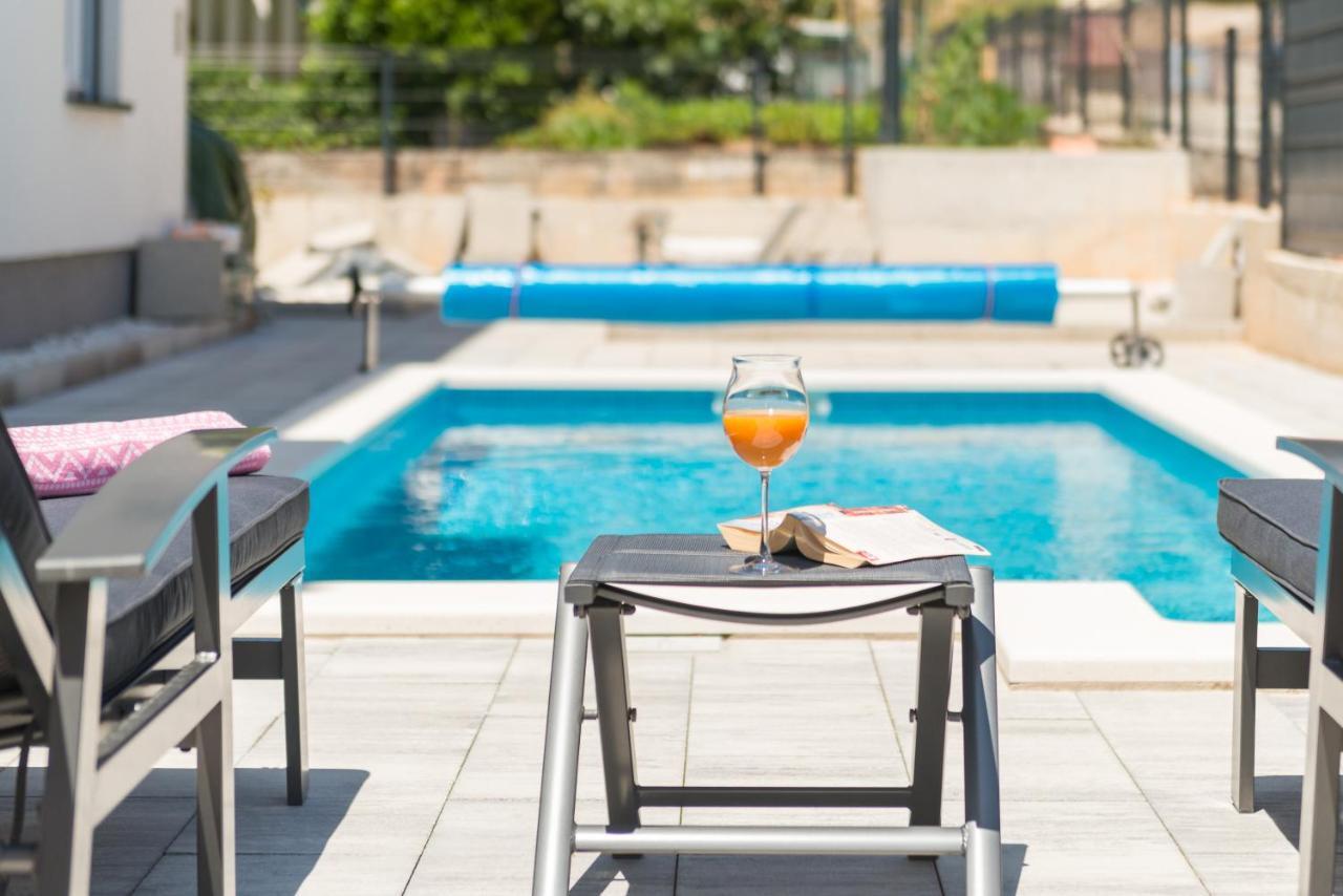 New, Private Heated Swimming Pool, Free Parking, Trogir Centar Apartment ภายนอก รูปภาพ