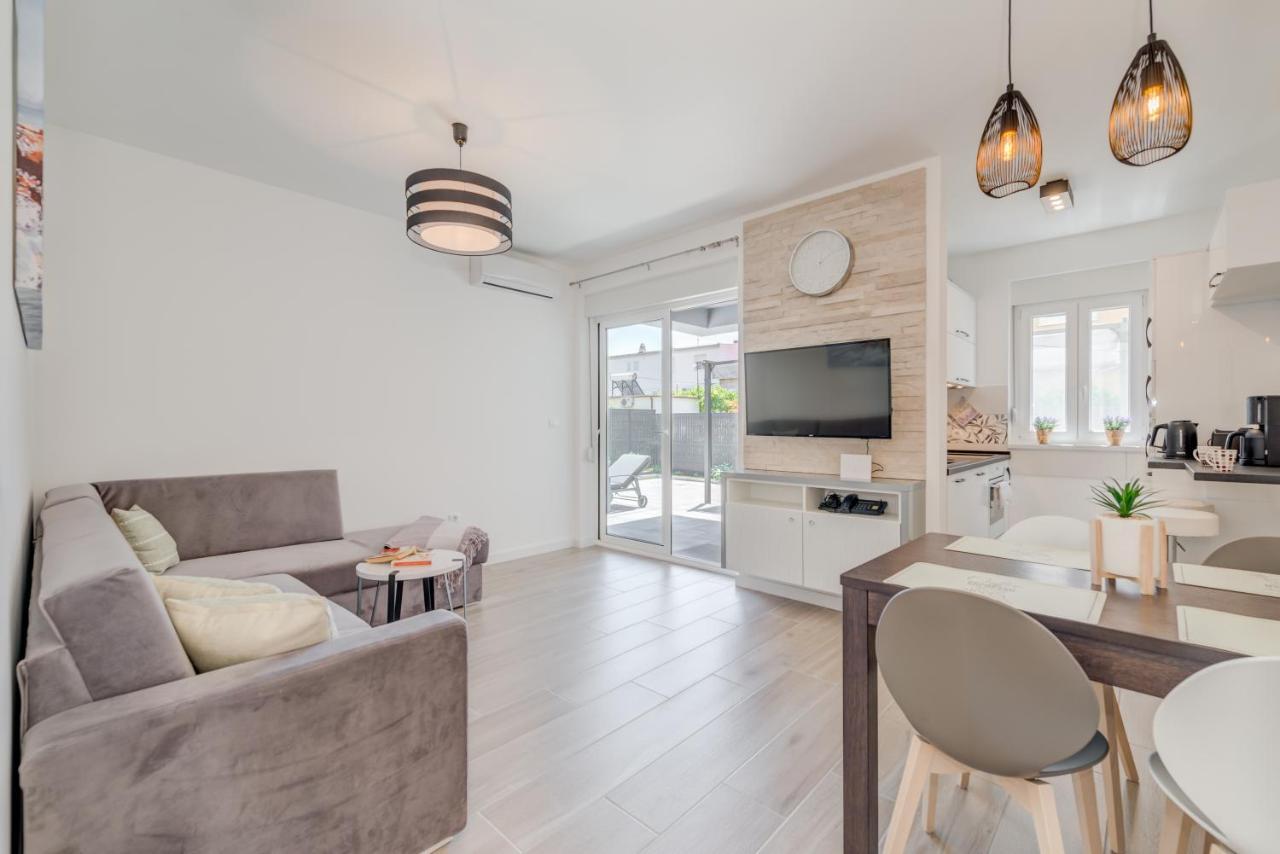 New, Private Heated Swimming Pool, Free Parking, Trogir Centar Apartment ภายนอก รูปภาพ