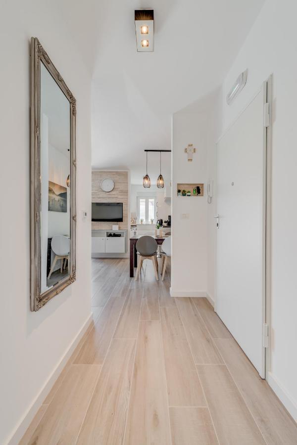 New, Private Heated Swimming Pool, Free Parking, Trogir Centar Apartment ภายนอก รูปภาพ