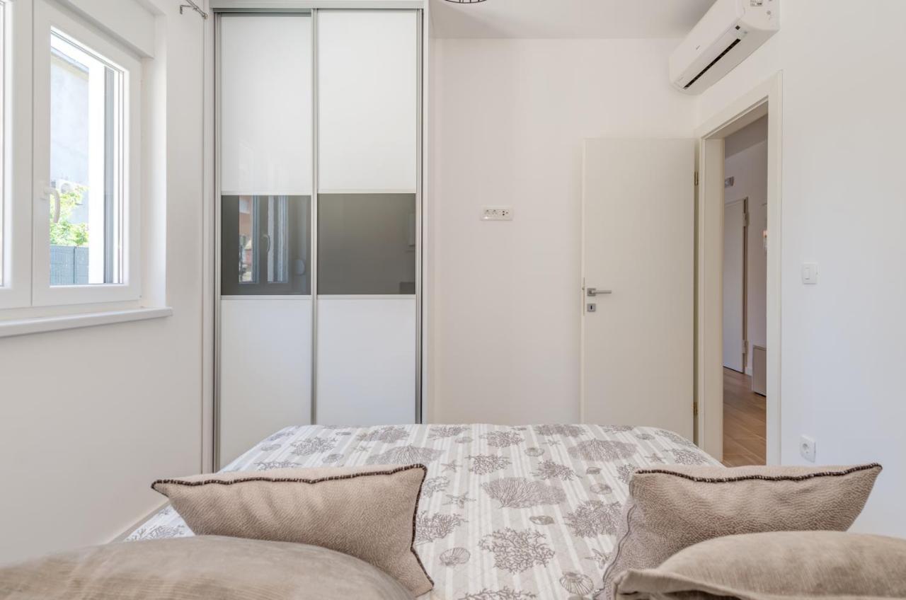 New, Private Heated Swimming Pool, Free Parking, Trogir Centar Apartment ภายนอก รูปภาพ