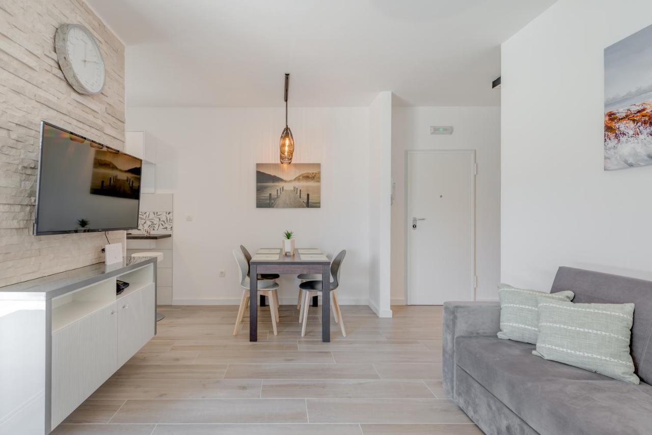 New, Private Heated Swimming Pool, Free Parking, Trogir Centar Apartment ภายนอก รูปภาพ