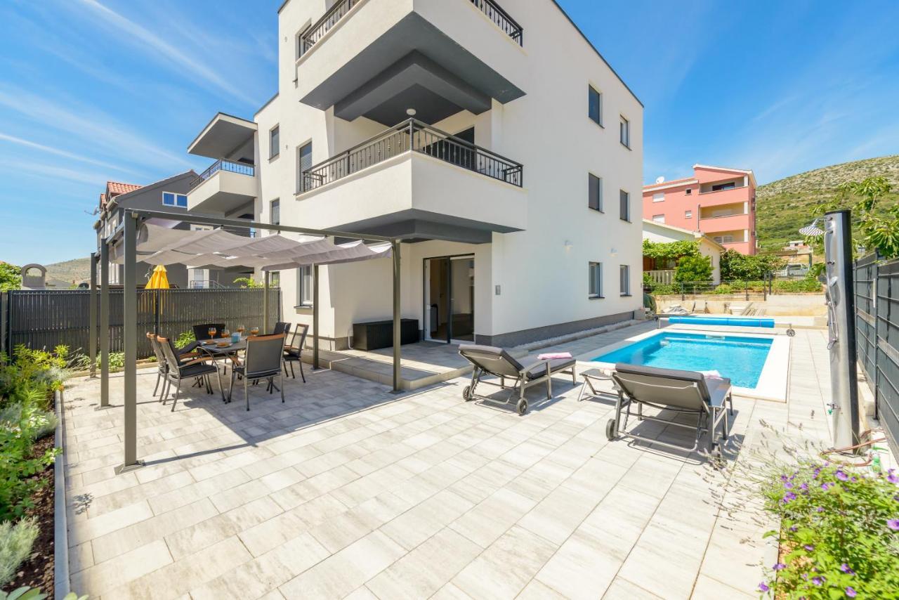 New, Private Heated Swimming Pool, Free Parking, Trogir Centar Apartment ภายนอก รูปภาพ